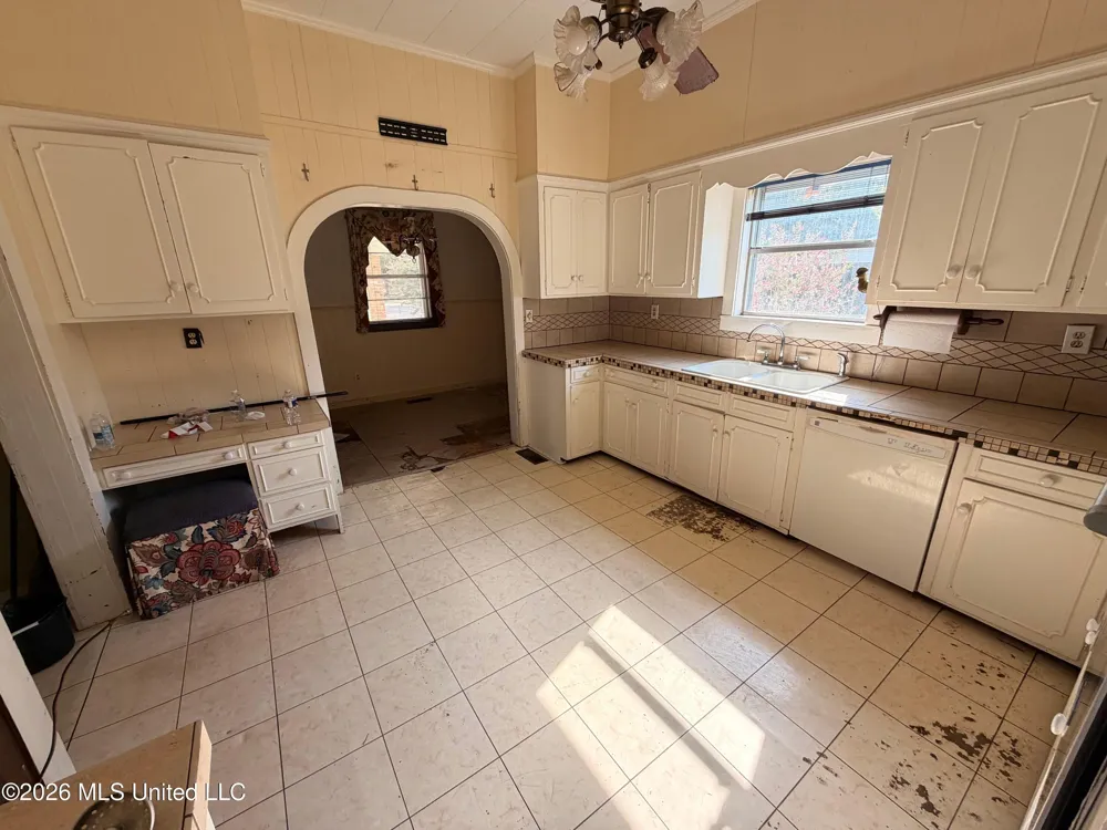 29 South Street Grenada, MS 38901