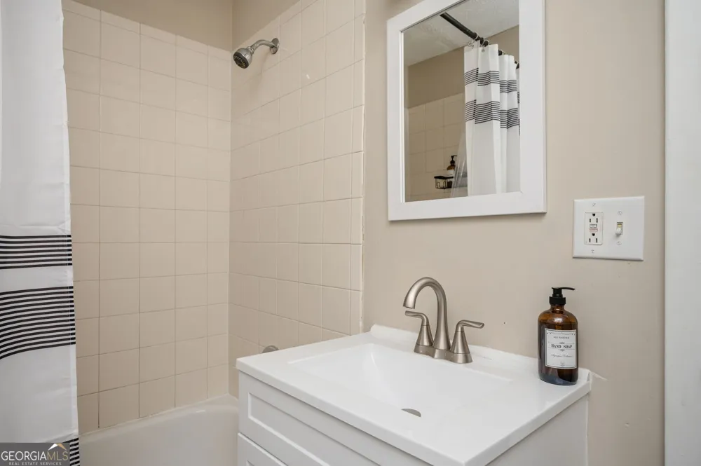 1130 Mannbrook DR Stone Mountain, GA 30083