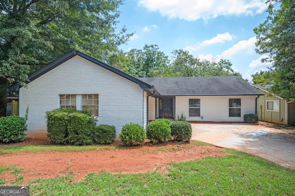 1130 Mannbrook DR Stone Mountain, GA 30083