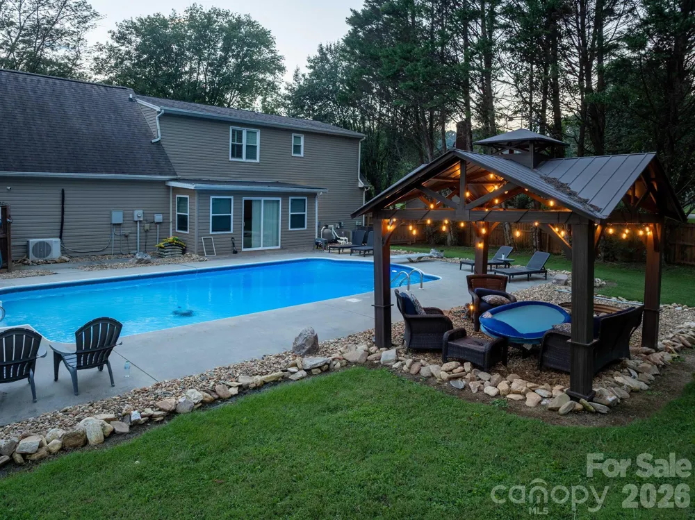922 Plantation Drive Lenoir, NC 28645