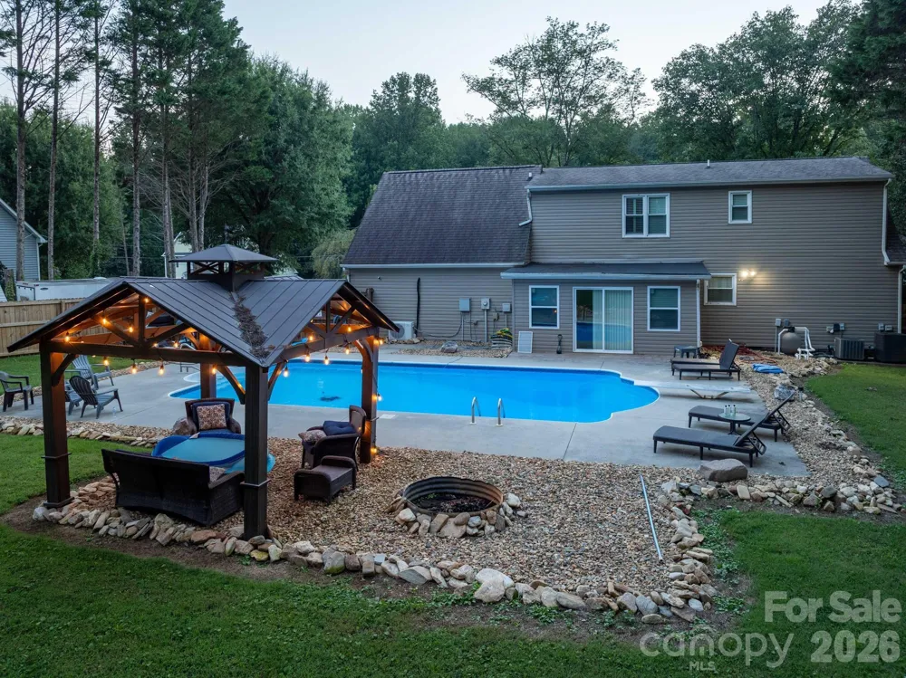 922 Plantation Drive Lenoir, NC 28645