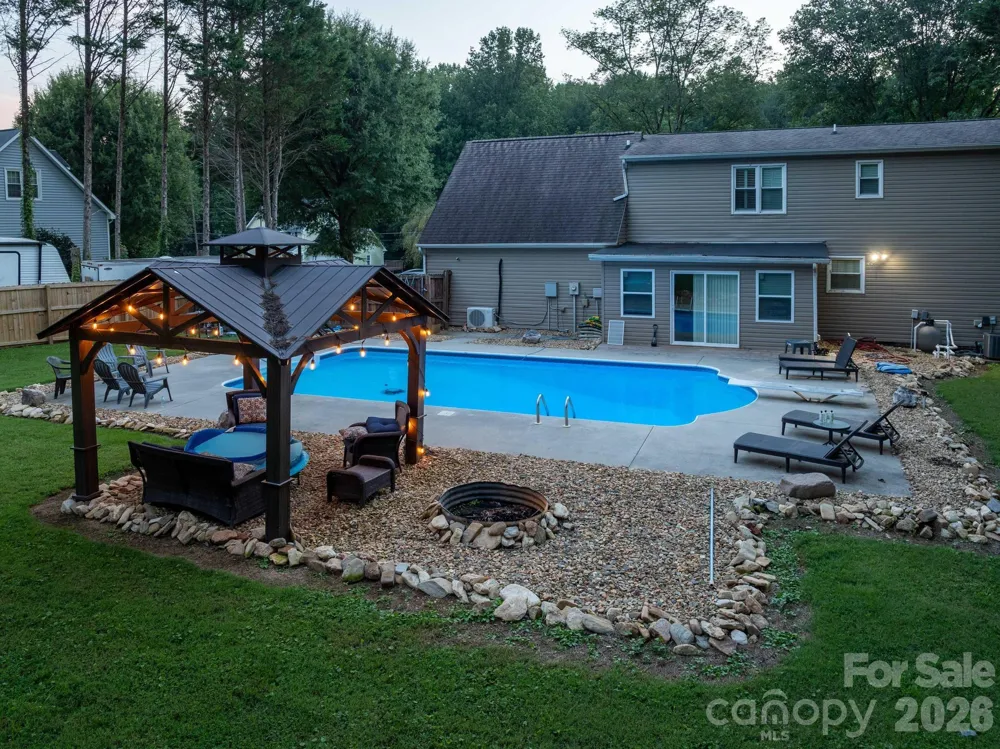922 Plantation Drive Lenoir, NC 28645