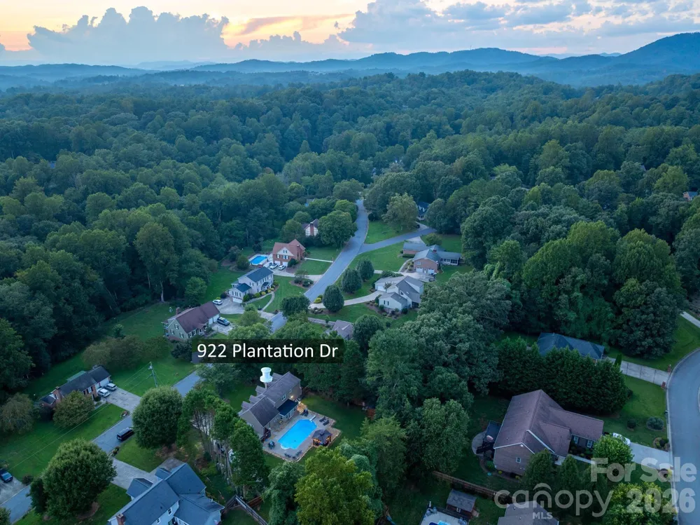 922 Plantation Drive Lenoir, NC 28645