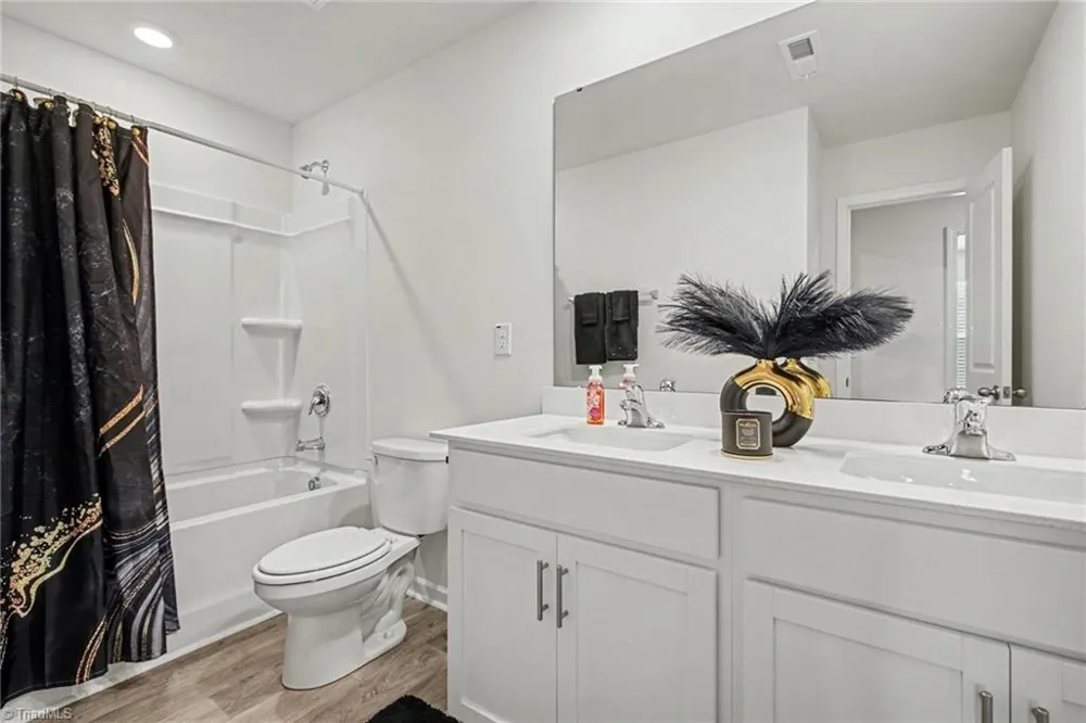154 Stone River Way Mayodan, NC 27027