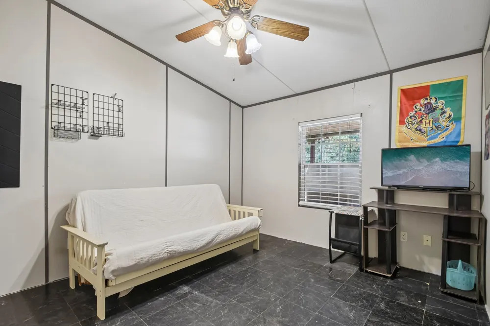 664 Hidden Oaks Drive Elgin, TX 78621