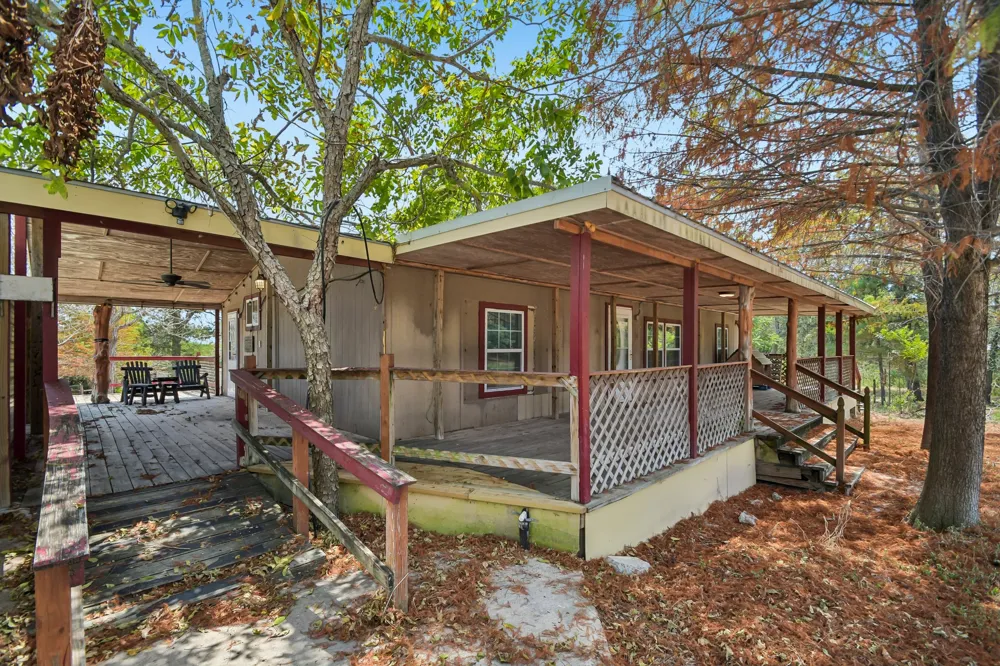 664 Hidden Oaks Drive Elgin, TX 78621