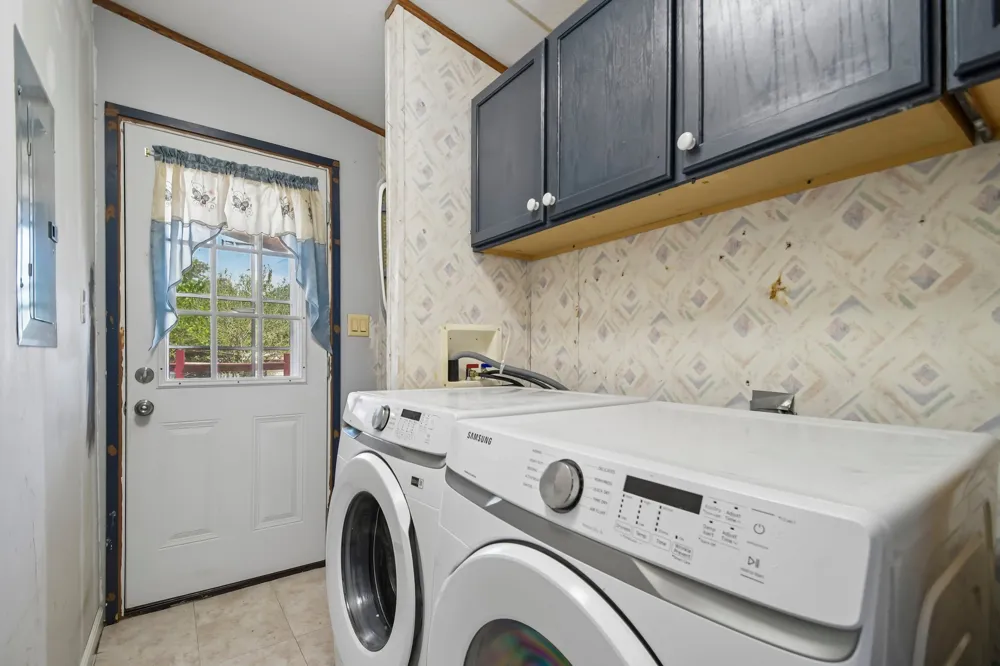 664 Hidden Oaks Drive Elgin, TX 78621