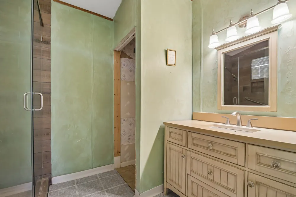 664 Hidden Oaks Drive Elgin, TX 78621