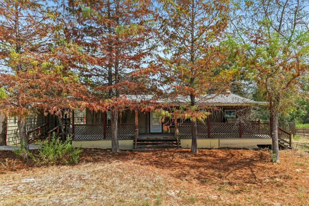 664 Hidden Oaks Drive Elgin, TX 78621