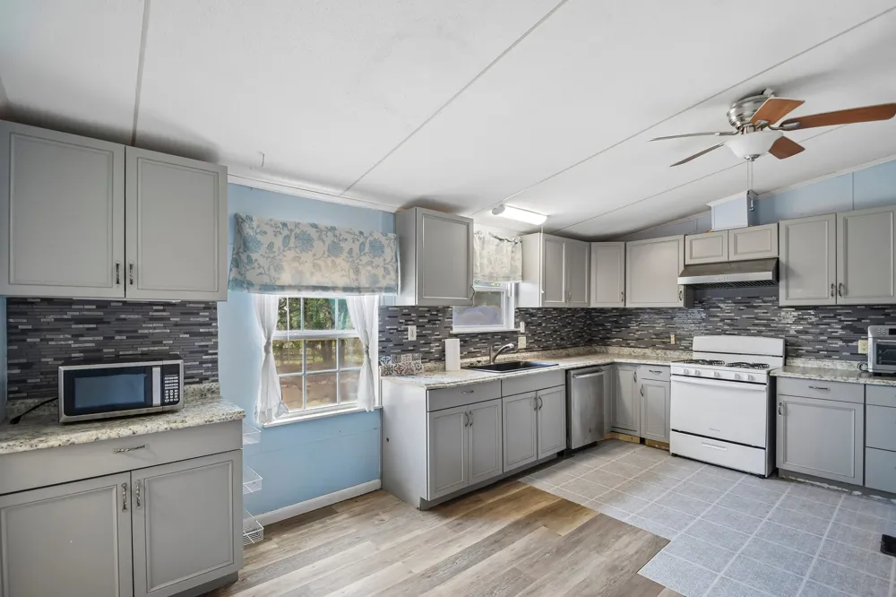 664 Hidden Oaks Drive Elgin, TX 78621
