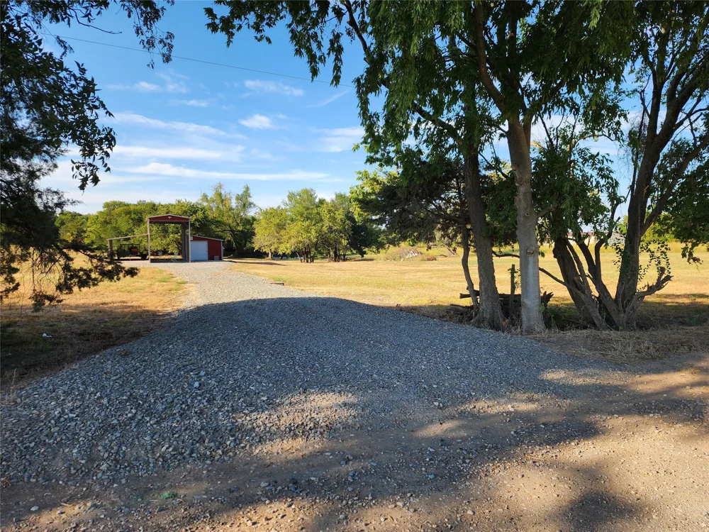 250 County Road 4140 Bonham, TX 75418