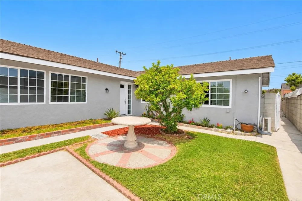 2332 Silverbay El Monte, CA 91732