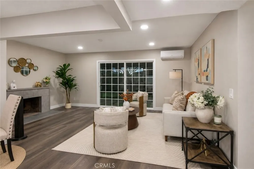 2332 Silverbay El Monte, CA 91732