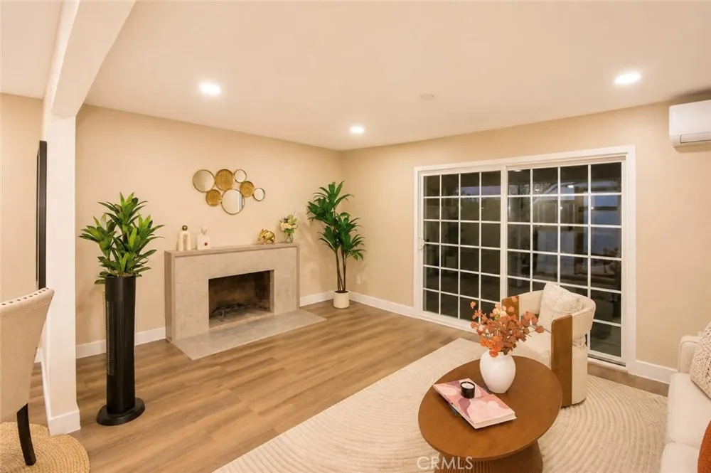 2332 Silverbay El Monte, CA 91732