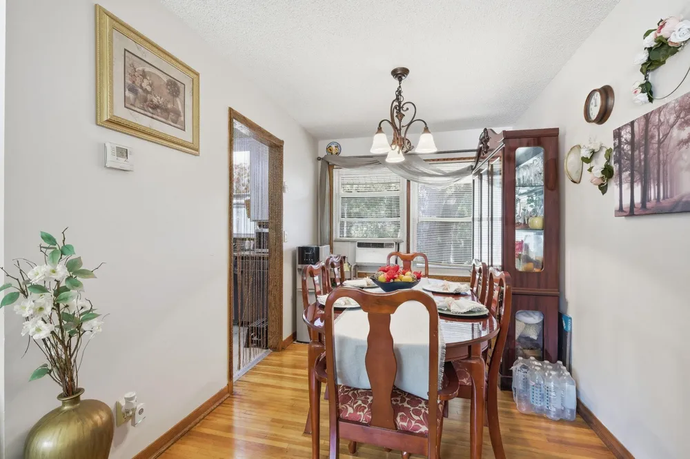 6933 Brunswick Avenue Brooklyn Park, MN 55429