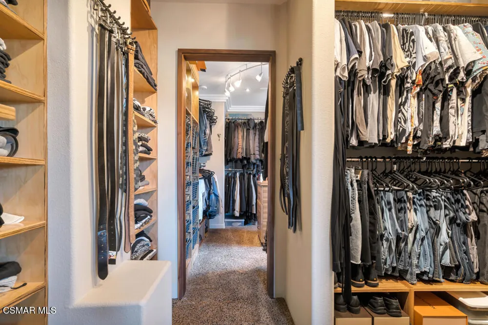 1979 Seabreeze Street Thousand Oaks, CA 91320