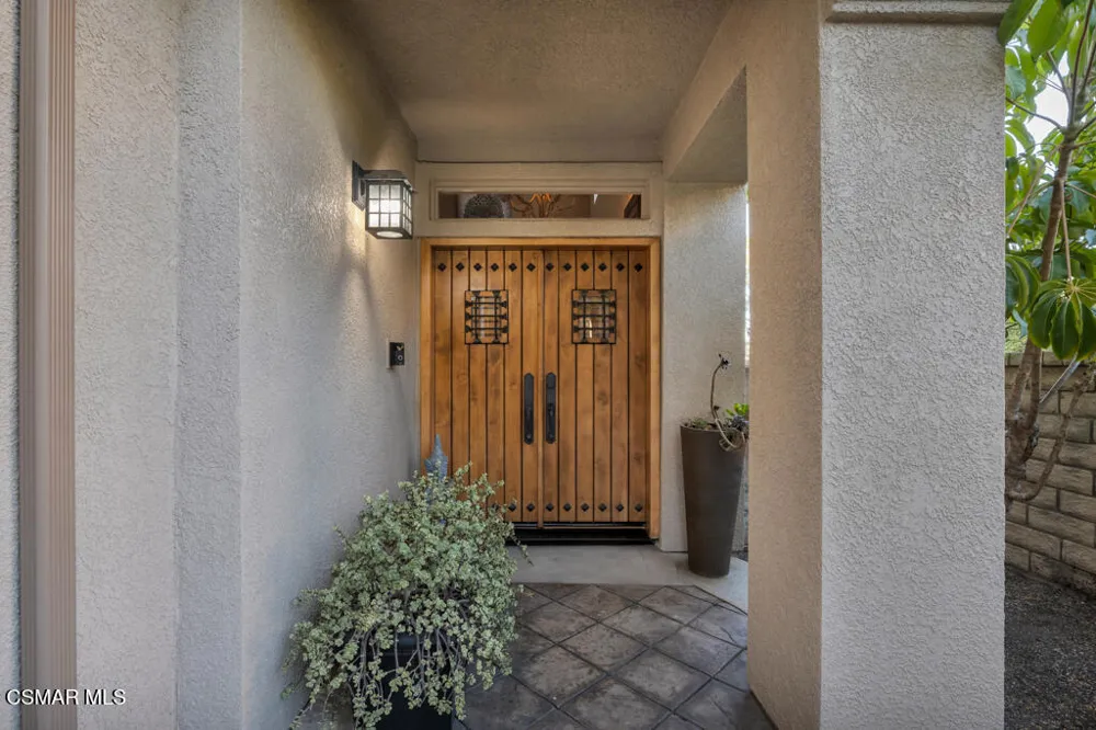 1979 Seabreeze Street Thousand Oaks, CA 91320