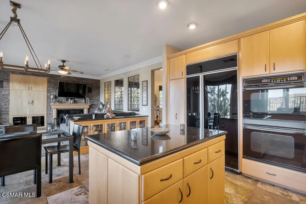 1979 Seabreeze Street Thousand Oaks, CA 91320