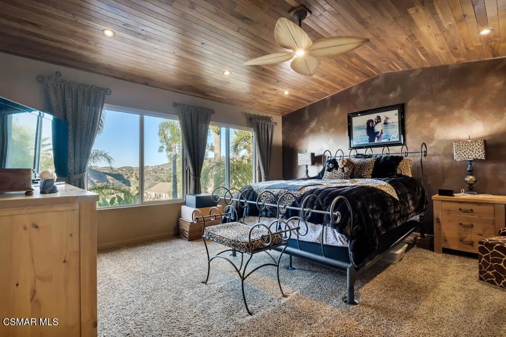 1979 Seabreeze Street Thousand Oaks, CA 91320