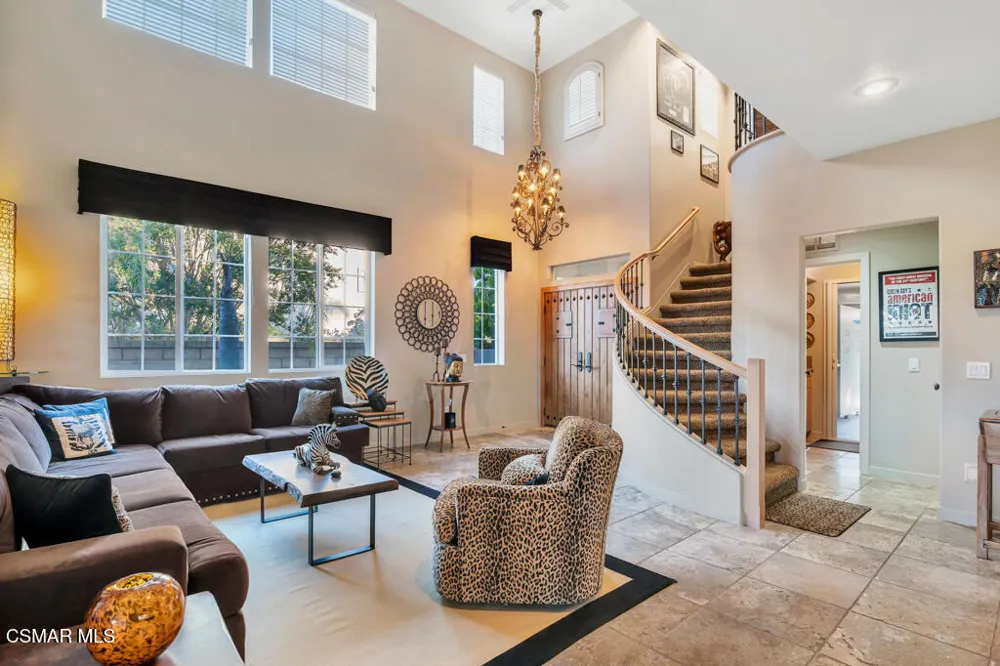 1979 Seabreeze Street Thousand Oaks, CA 91320