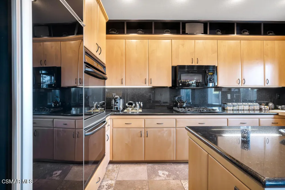 1979 Seabreeze Street Thousand Oaks, CA 91320