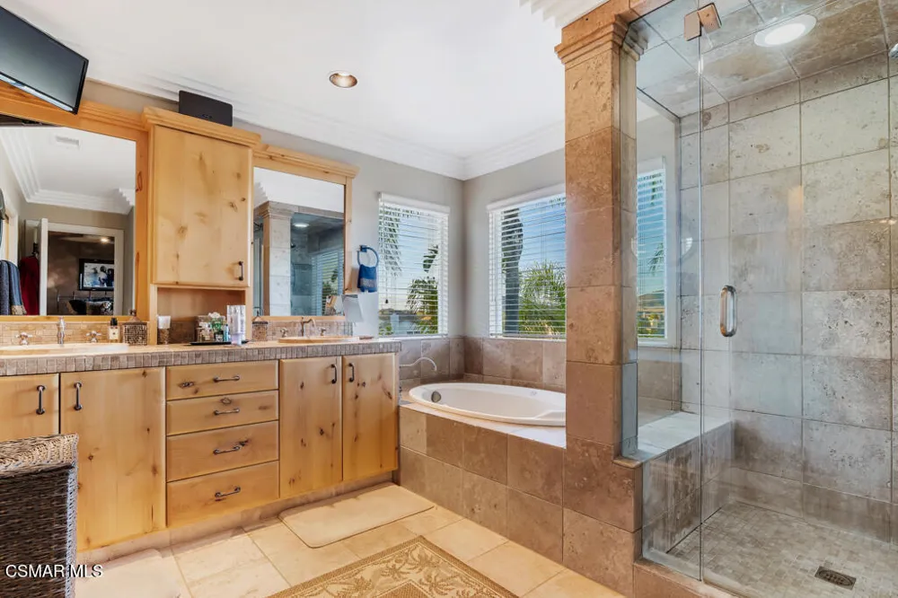 1979 Seabreeze Street Thousand Oaks, CA 91320