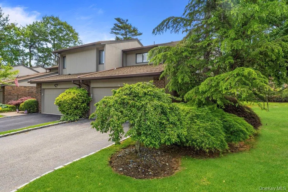 76 Estate Drive Jericho, NY 11753