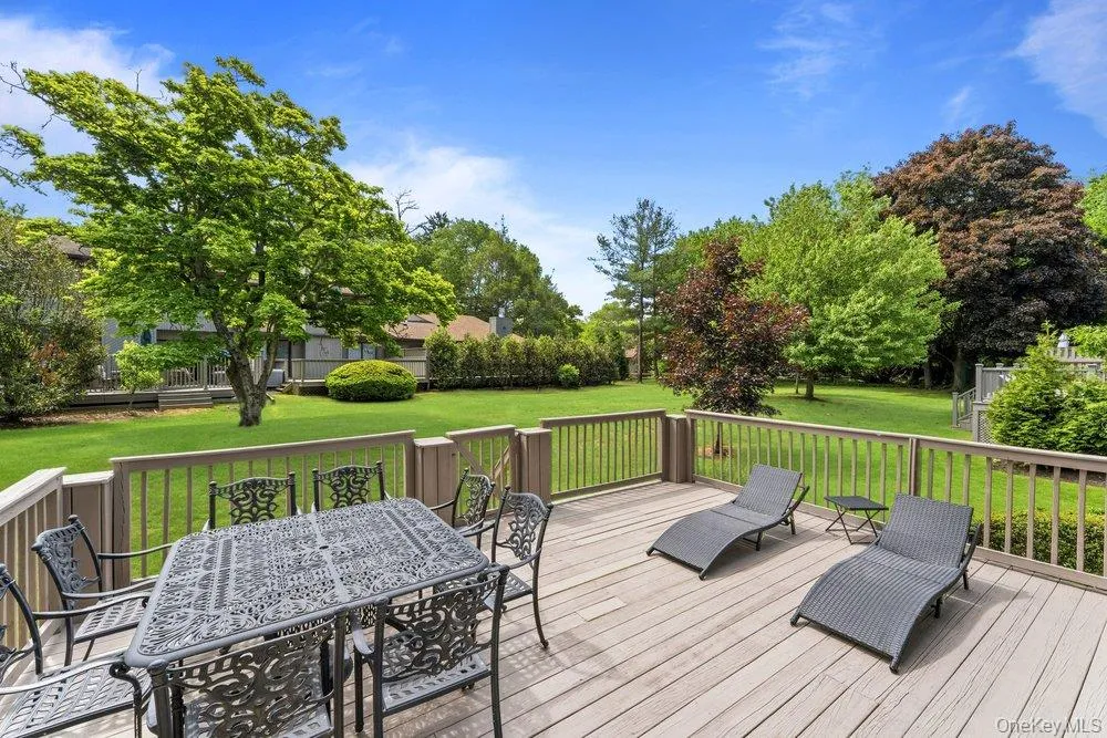 76 Estate Drive Jericho, NY 11753