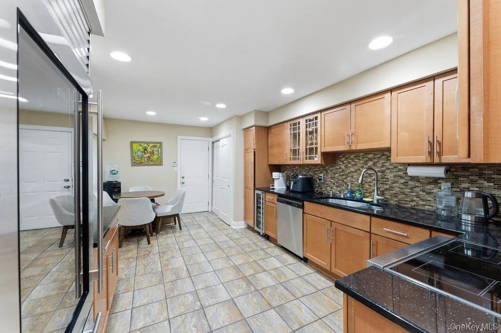 76 Estate Drive Jericho, NY 11753