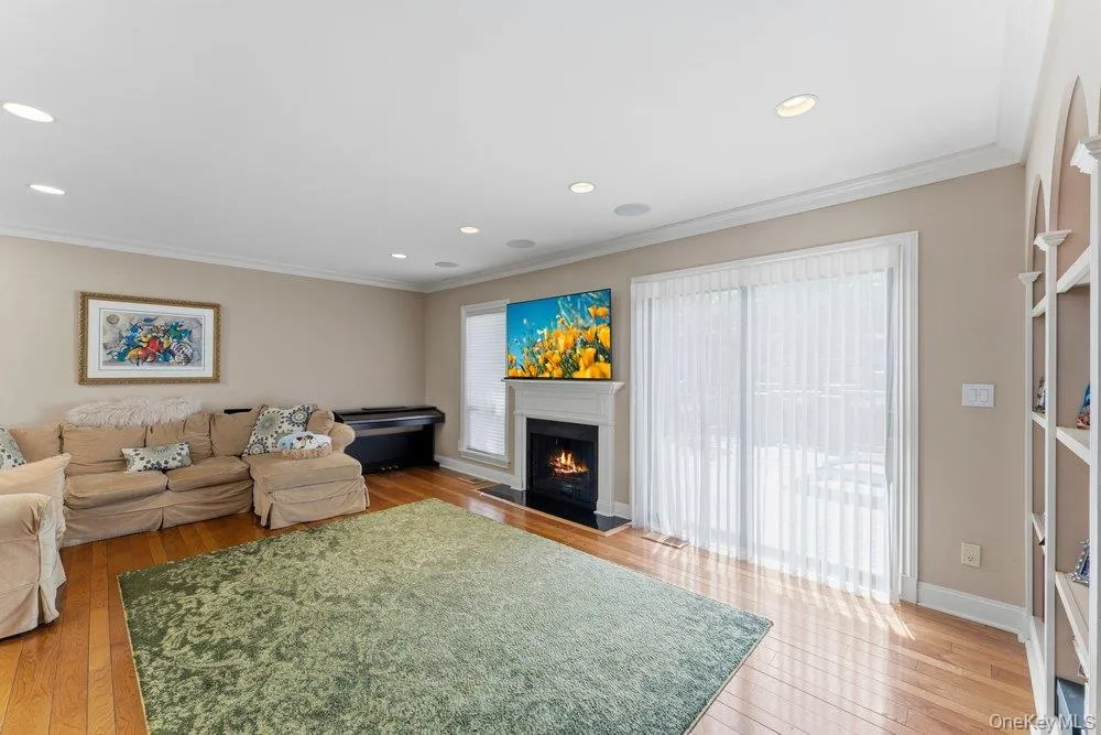 76 Estate Drive Jericho, NY 11753