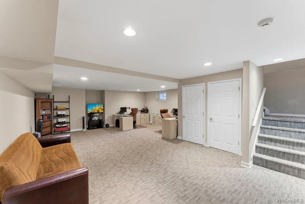 76 Estate Drive Jericho, NY 11753