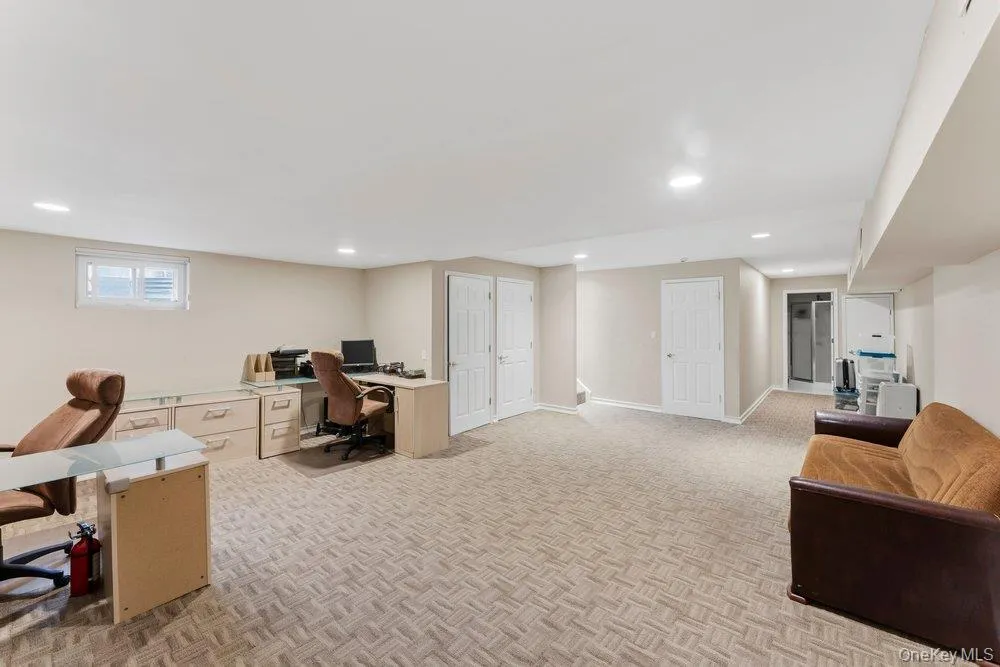 76 Estate Drive Jericho, NY 11753
