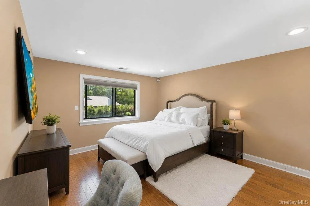 76 Estate Drive Jericho, NY 11753