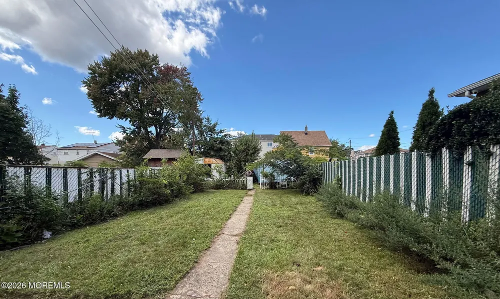 709 Stuyvesant Avenue Lyndhurst, NJ 07071