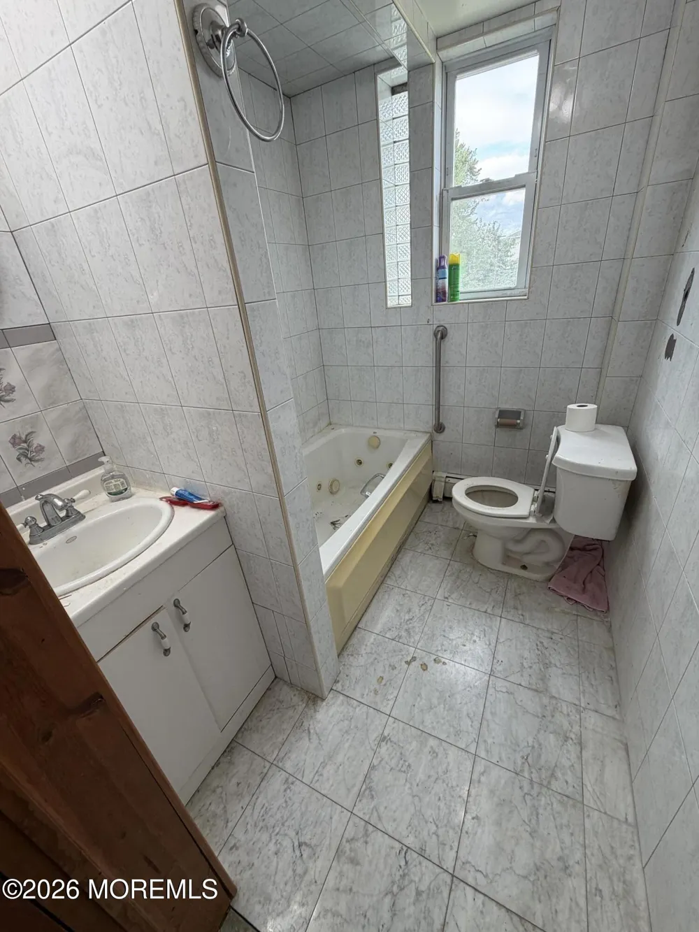 709 Stuyvesant Avenue Lyndhurst, NJ 07071