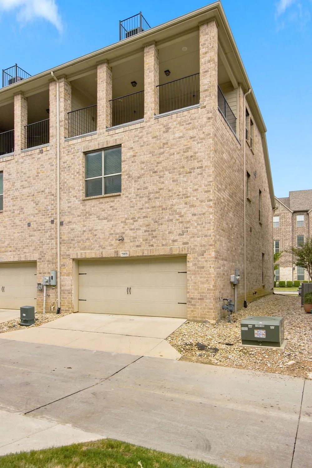 303 Ferndale Street Lewisville, TX 75056