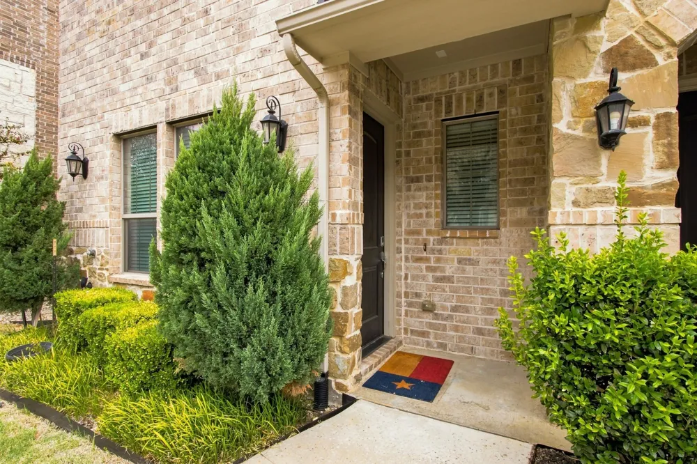 303 Ferndale Street Lewisville, TX 75056