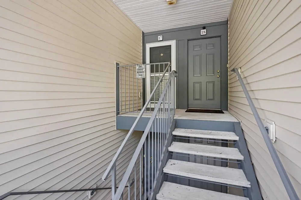 18400 Ridge Court #17 Spring Lake, MI 49456