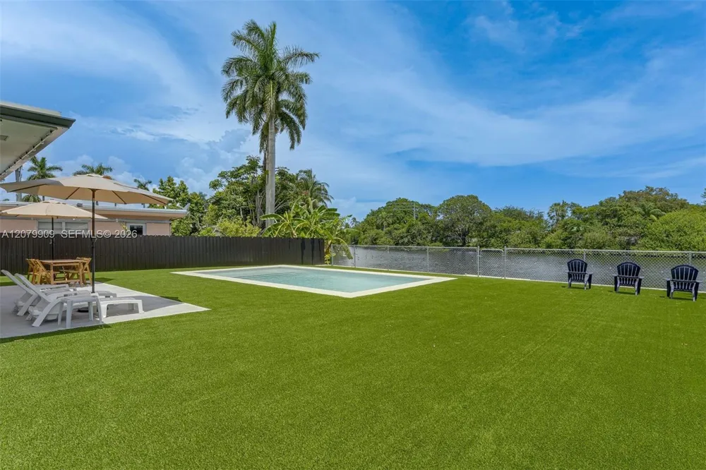 317 31st Ave Hollywood, FL 33021