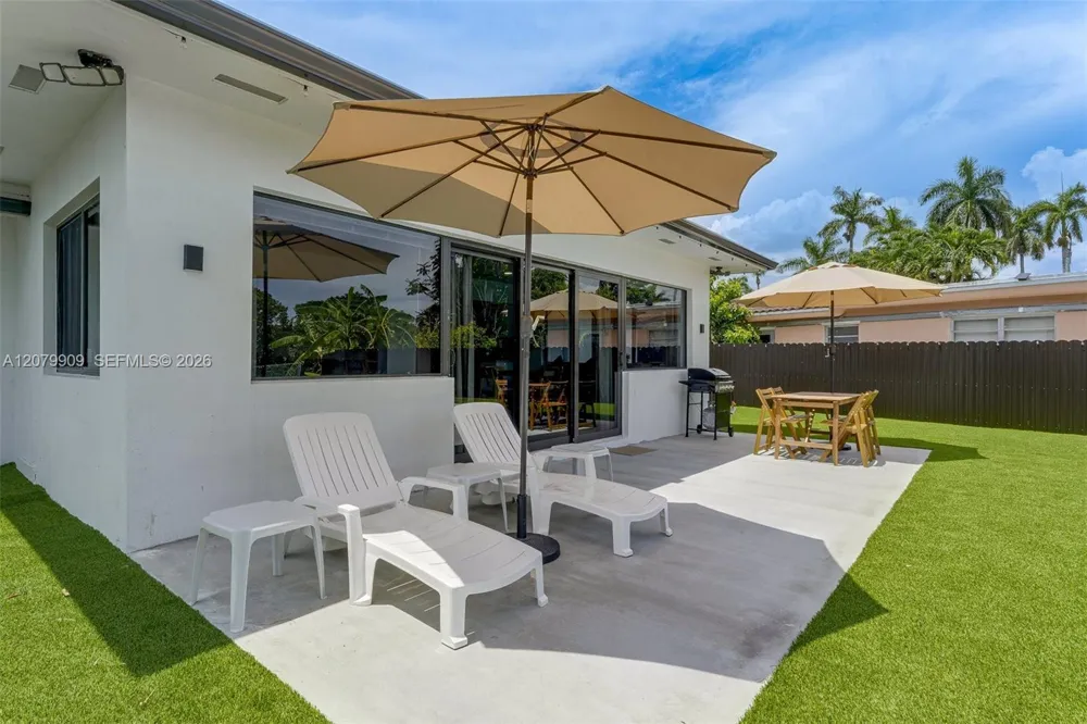 317 31st Ave Hollywood, FL 33021