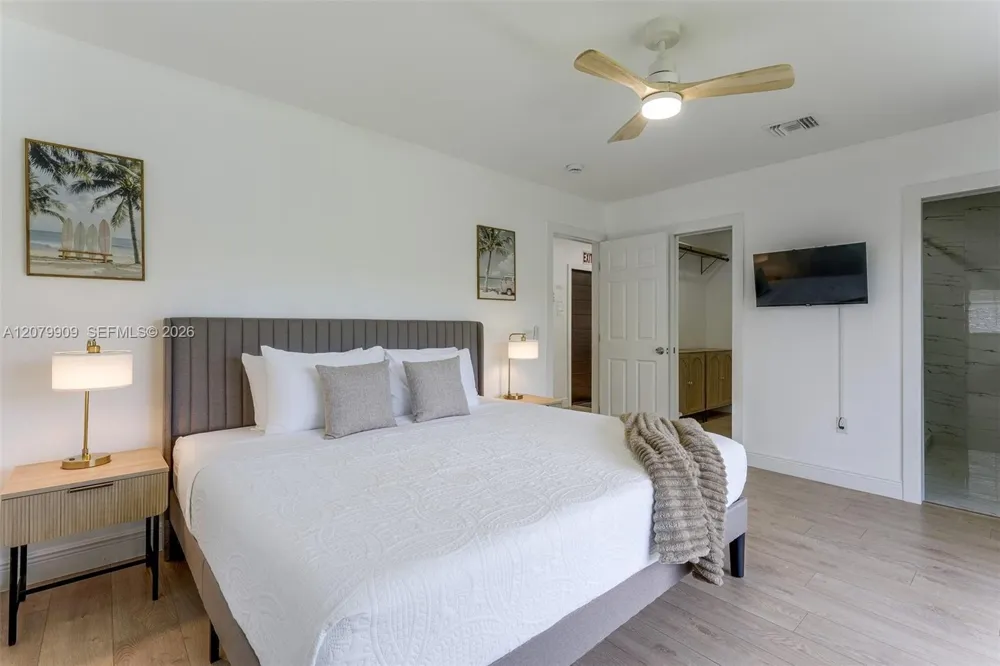 317 31st Ave Hollywood, FL 33021