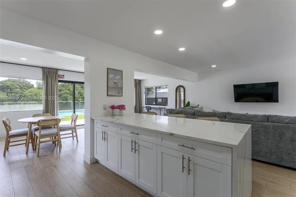 317 31st Ave Hollywood, FL 33021