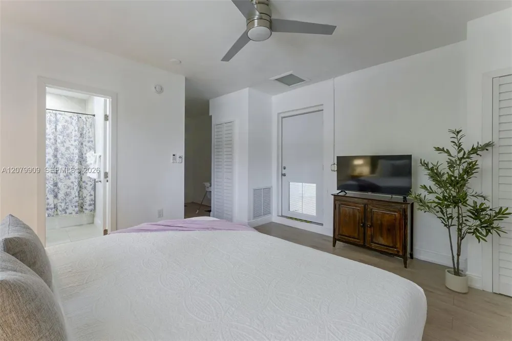 317 31st Ave Hollywood, FL 33021