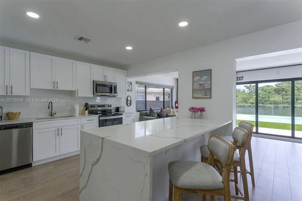 317 31st Ave Hollywood, FL 33021