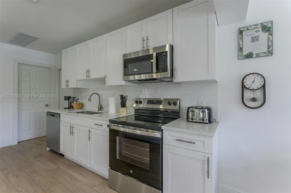 317 31st Ave Hollywood, FL 33021