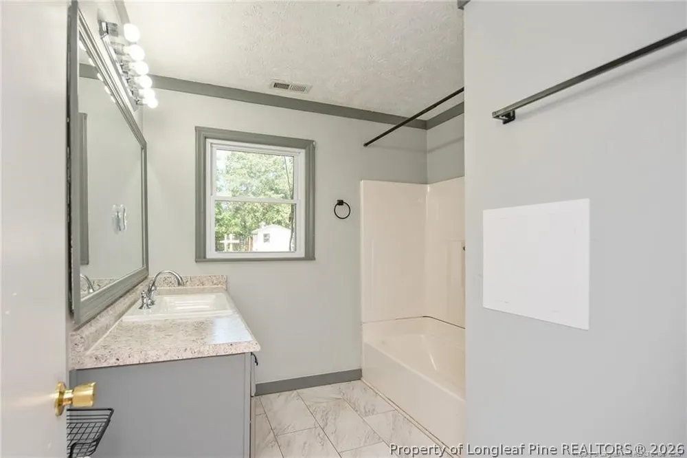 5762 Dove Drive Hope Mills, NC 28348