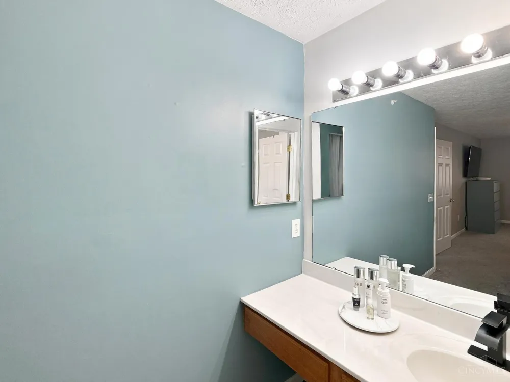8390 Spring Valley Court #206 West Chester, OH 45069