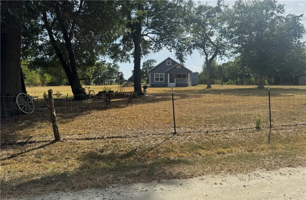 10390 Hedrick Road Hearne, TX 77859