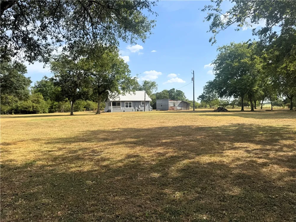 10390 Hedrick Road Hearne, TX 77859