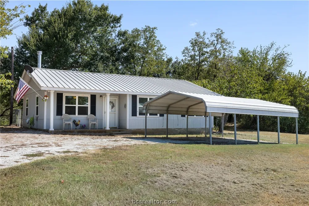 9769 FM 2096 Franklin, TX 77856